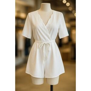Lush White‎ Surplice Romper Tie Waist Short Sleeve V Neck Casual Womens